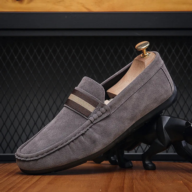 Mokassins Frühling Herren Freizeitschuhe Wildleder für Männer Hochwertige Wohnungen Herren Wanderschuhe bequeme Herren Fahrschuhe